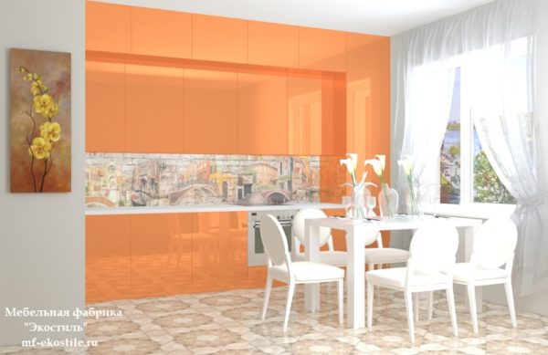 Оранжевая прямая кухня под потолок