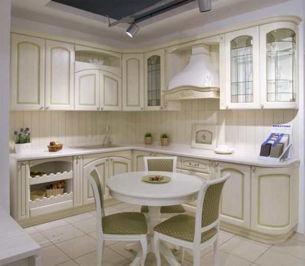 Белая угловая кухня Прованс с фасадами МДФ