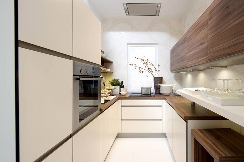 Светло-бежевая кухня П-образной формы с деревянной столешницей в стиле минимализм