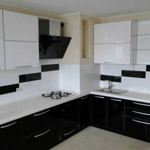 Кухня черная с белым угловой формы красивого дизайна