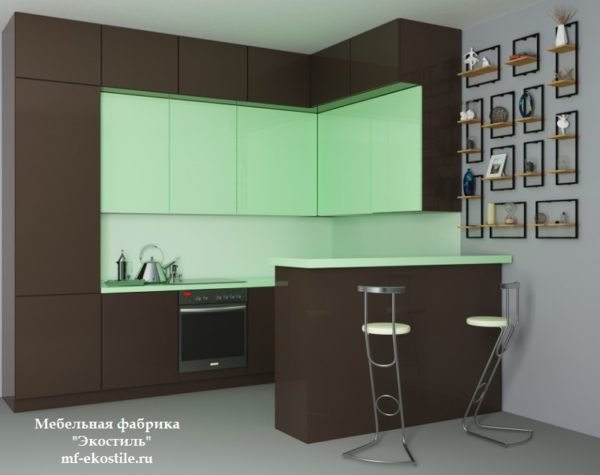 Коричневая кухня с зелеными верхними шкафами в стиле минимализм