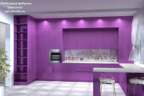 Фиолетовая красивая кухня под потолок с барной стойкой